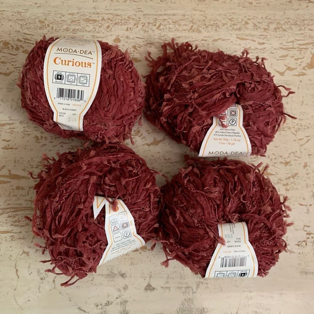 Moda dea curiosa yarn in black cherry 4 skeins